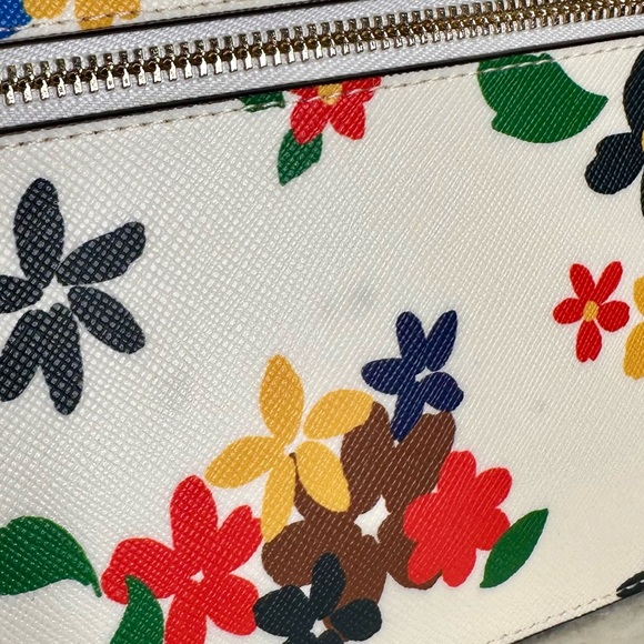 KATE SPADE Crossgrain Leather Ivory White Flower Wristlet Clutch; Primary Bold - Picture 6 of 7